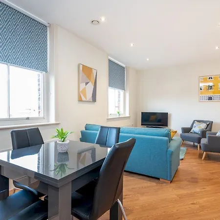 Pass The Keys Hunter House - Spacious & Modern Duplex With Private Parking