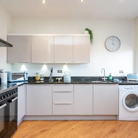 Pass The Keys Hunter House - Spacious & Modern Duplex With Private Parking شقة *